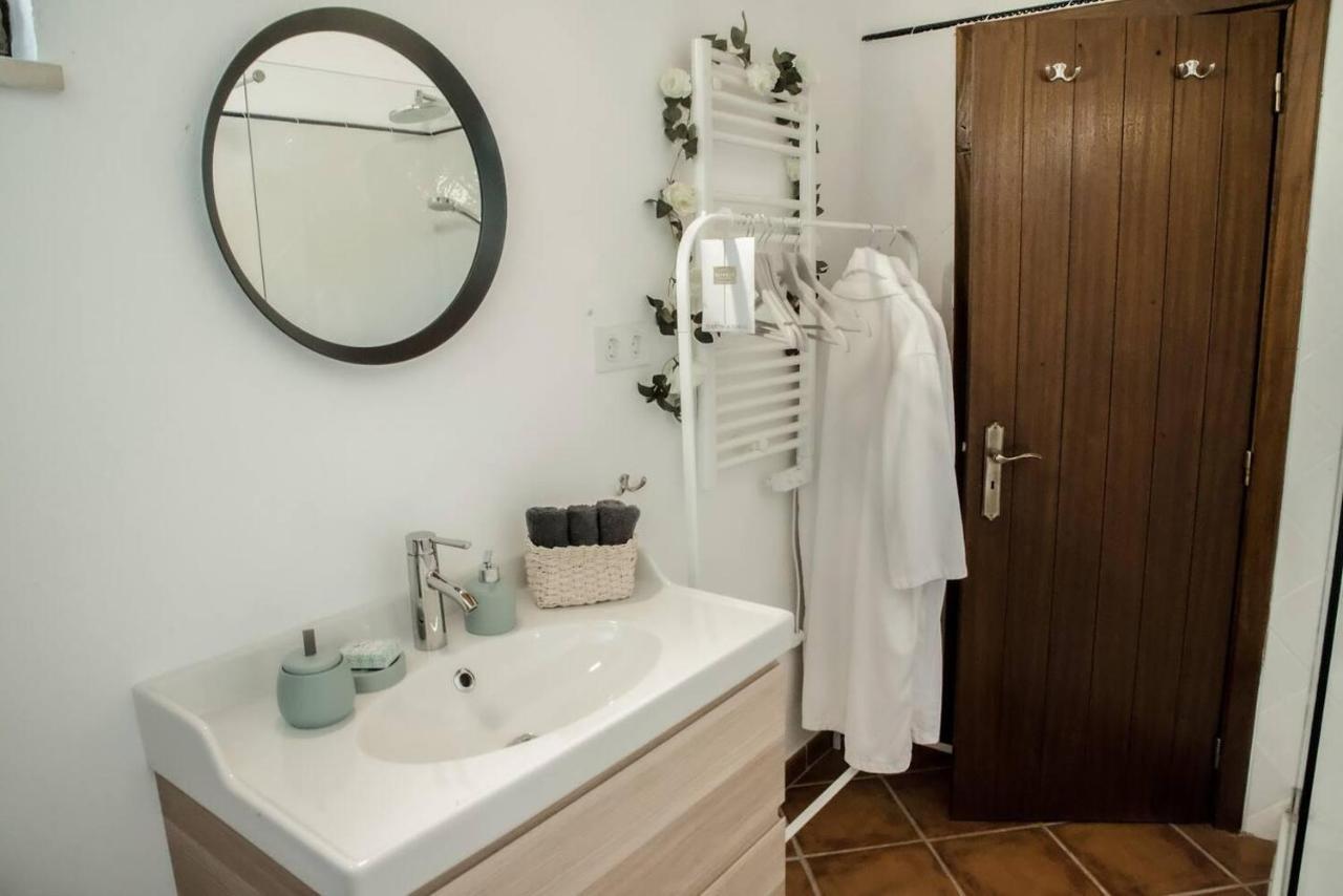Cosy Farmhouse Quinta Da Eira 140 Years Old Лоуле Екстериор снимка