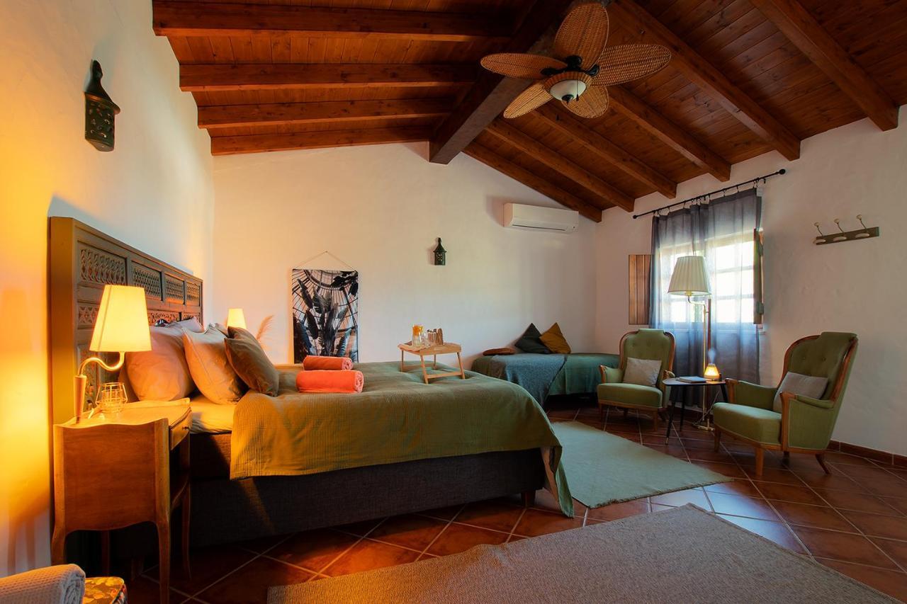 Cosy Farmhouse Quinta Da Eira 140 Years Old Лоуле Екстериор снимка