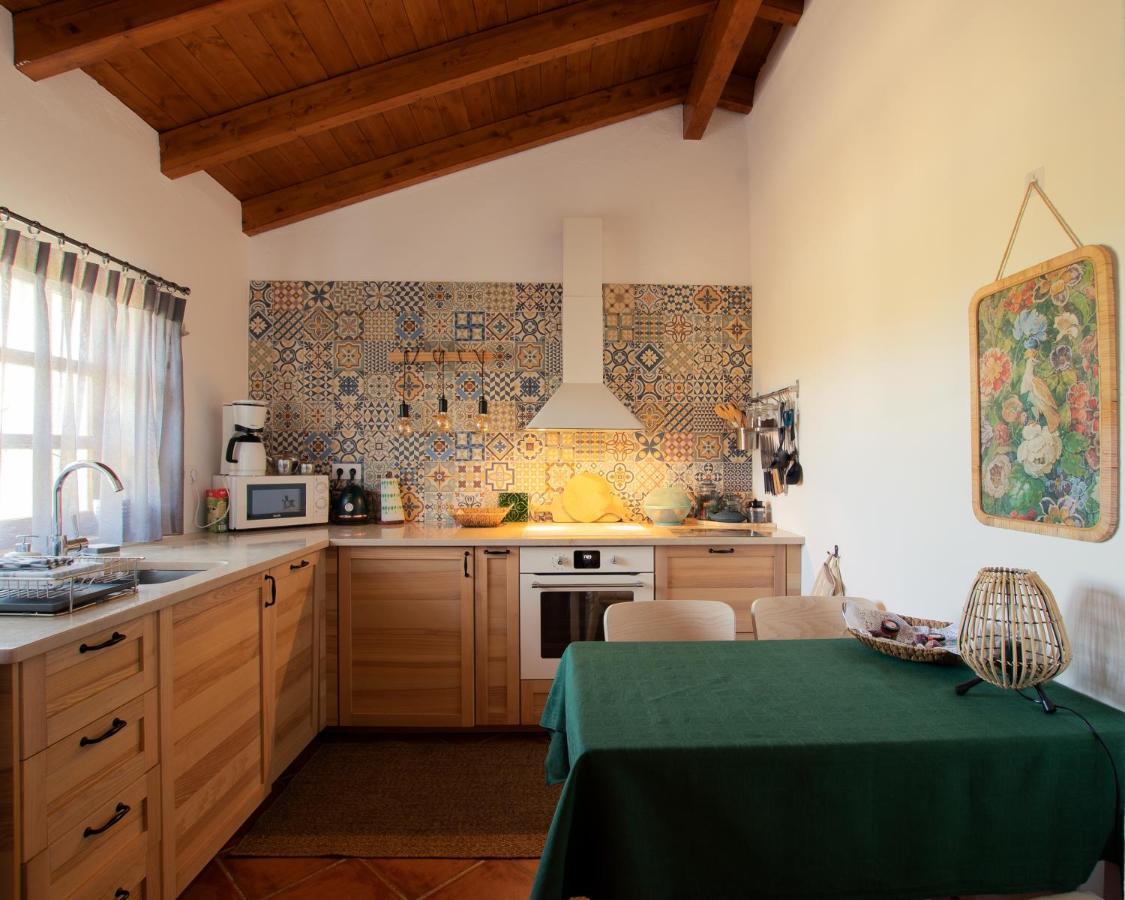 Cosy Farmhouse Quinta Da Eira 140 Years Old Лоуле Екстериор снимка